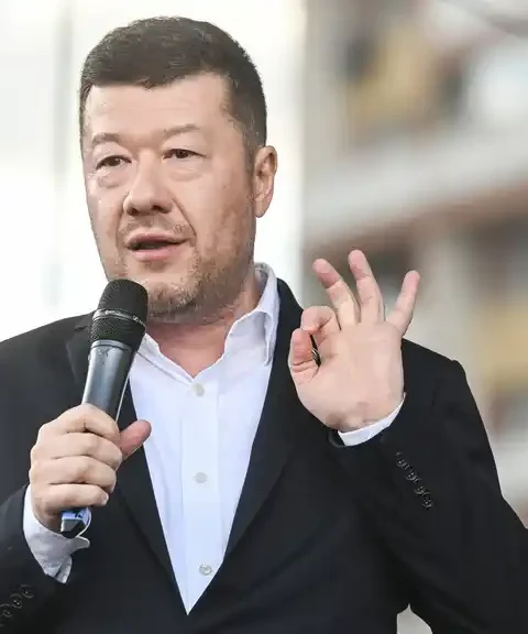 Okamura conditionne l’entrée au gouvernement à la révision des permis de séjour des Ukrainiens