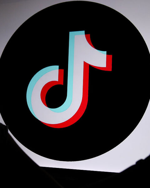 Prague enquête des centaines de faux comptes prorusses sur TikTok avant les élections