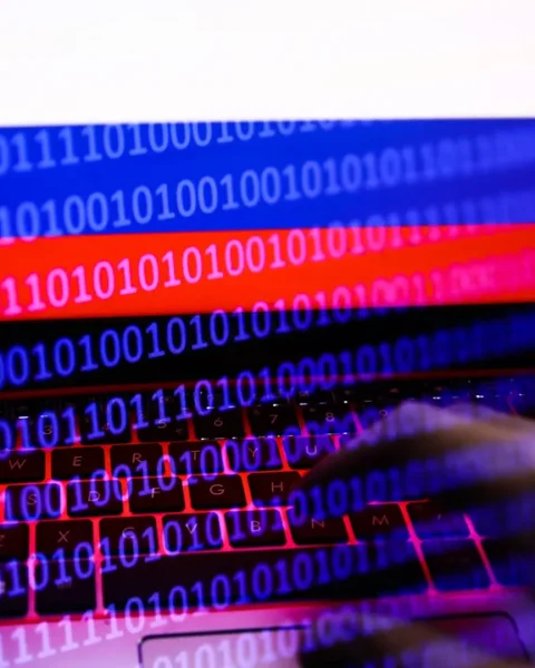 Washington met une prime de 10 millions de dollars pour trois hackers russes