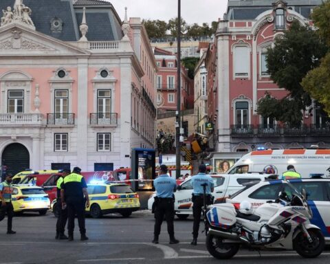 Accident tragique d'un funiculaire à Lisbonne : au moins 15 morts et un deuil national décrété