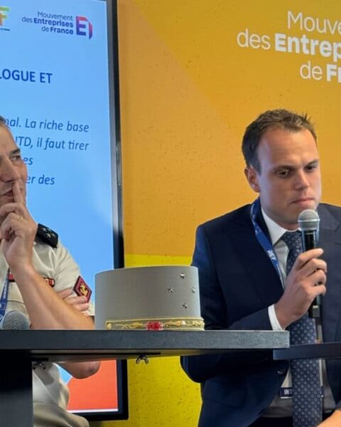 Armtek : une entreprise confrontée aux enjeux de la connexion entre l'armée et l'industrie.