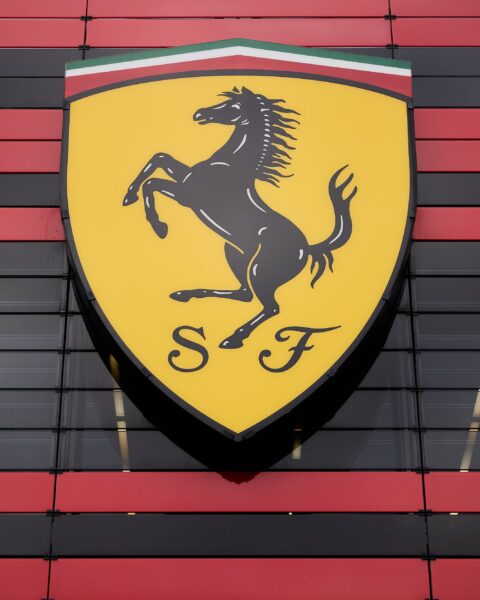Arthur Hayes, cofondateur de BitMEX, se sépare de ses tokens HYPE pour financer une Ferrari