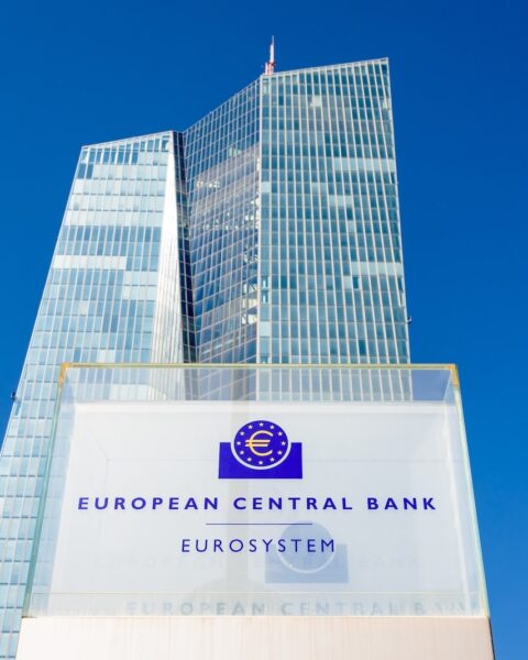 BCE maintient son taux directeur à 2,0 % et présente ses prévisions pour la zone euro