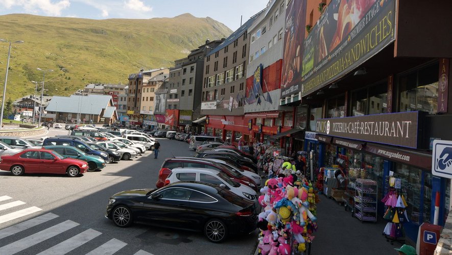 Bouchon de trois kilomètres sur la RN22 vers Andorre : trafic paralysé avant un jour férié