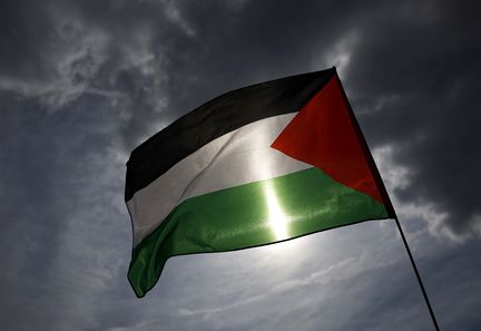 Bruno Retailleau s'oppose à l'affichage de drapeaux palestiniens sur les mairies, la gauche réagit