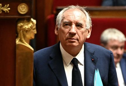 Burger King se moque de François Bayrou après sa chute, les internautes s'amusent