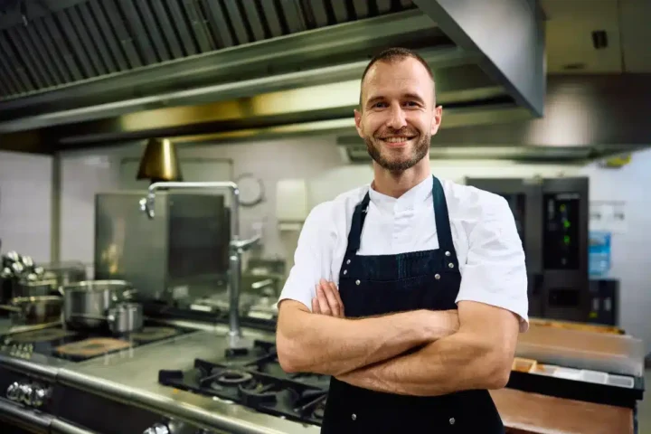 « Cauchemar en cuisine : un restaurateur en faillite met en cause Etchebest pour un échec coûtant 12 000 € »
