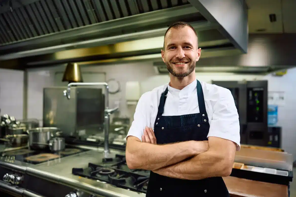 « Cauchemar en cuisine : un restaurateur en faillite met en cause Etchebest pour un échec coûtant 12 000 € »