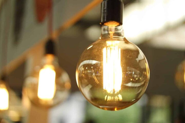 Chèque énergie : un rapport recommande sa suppression pour promouvoir la sobriété énergétique