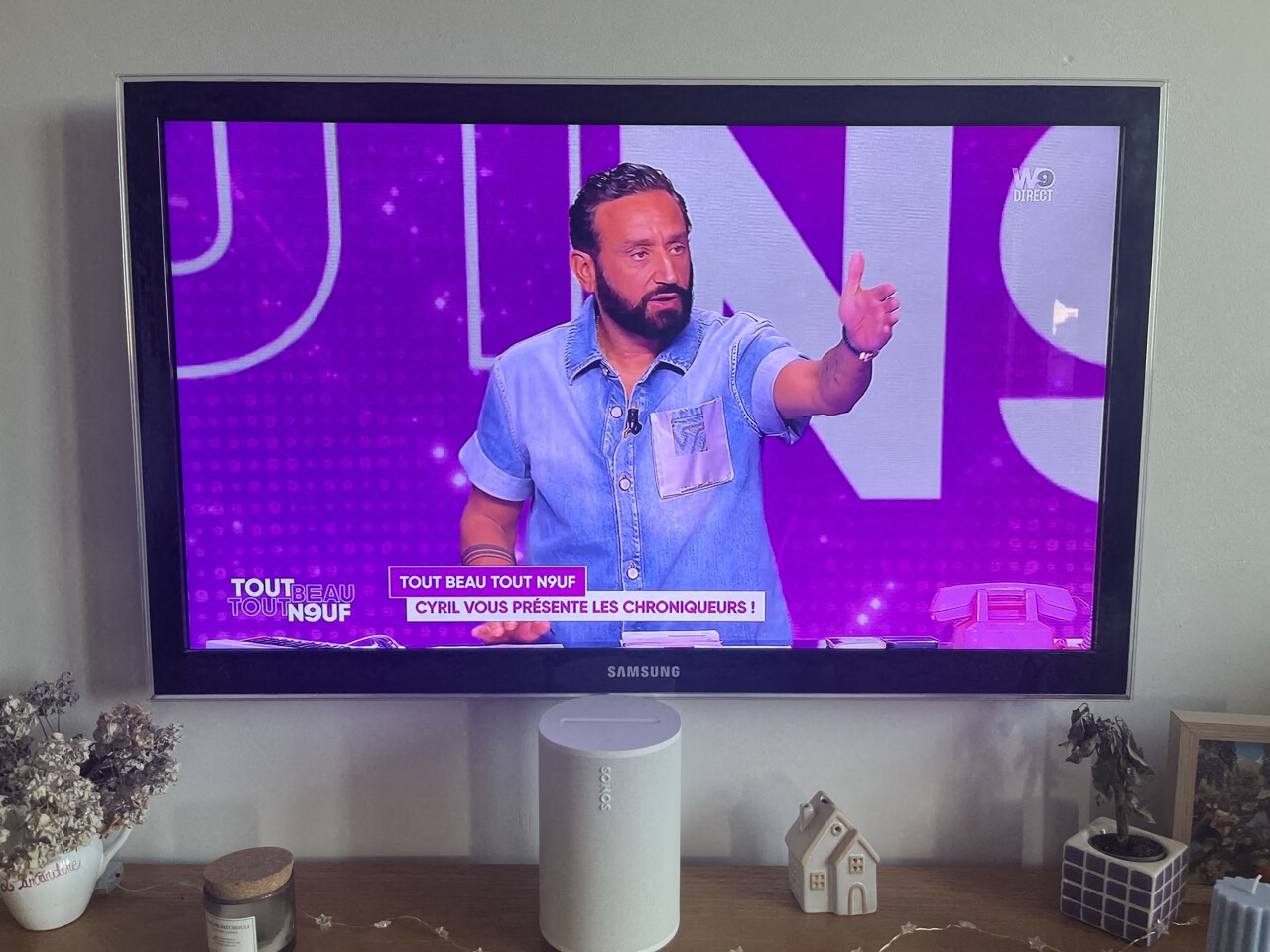 Cyril Hanouna fait son retour sur W9 avec son nouveau talk-show Tout beau, tout neuf 1 Cyril Hanouna fait son retour sur W9 avec son nouveau talk-show Tout beau, tout neuf