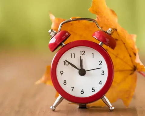 Découvrez le jour où nous gagnerons enfin une heure de sommeil.