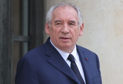 Démission de François Bayrou : le Premier ministre remet officiellement son mandat à Emmanuel Macron