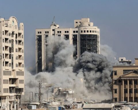 Des explosions entendues à Doha, Israël annonce une frappe ciblant des responsables du Hamas