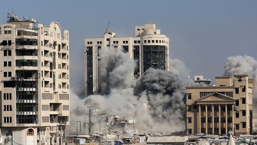 Des explosions entendues à Doha, Israël annonce une frappe ciblant des responsables du Hamas