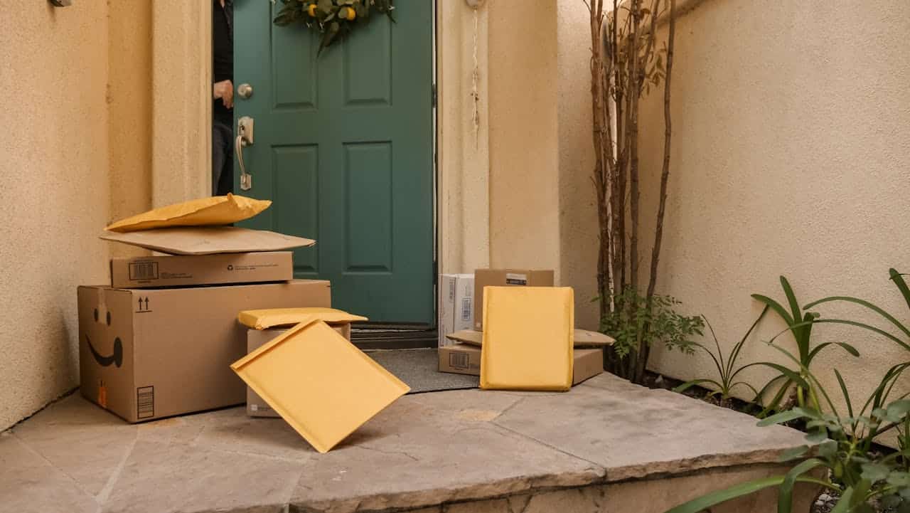 Droits de douane : suppression de l'exemption douanière entraîne une chute des échanges vers les États-Unis.