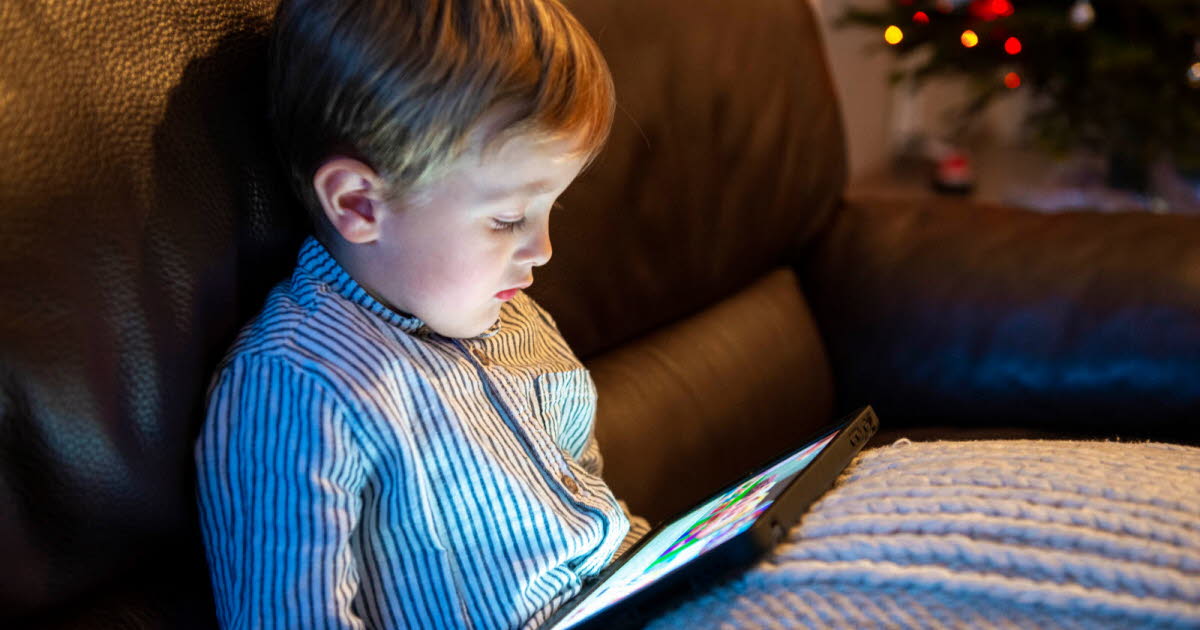 Écrans et inégalités : étude sur l'exposition des enfants en France selon l'âge et l'origine sociale