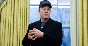 Elon Musk sous pression pour des sanctions au Royaume-Uni après ses propos lors d'un rassemblement antimmigration