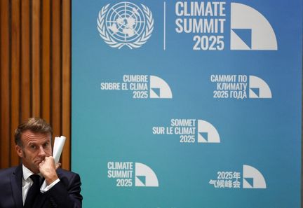 Emmanuel Macron atteint un niveau record d'impopularité à 22% selon Odoxa