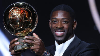 Football : Ousmane Dembélé couronné Ballon d'Or 2025, il rejoint le cercle des six Français lauréats.