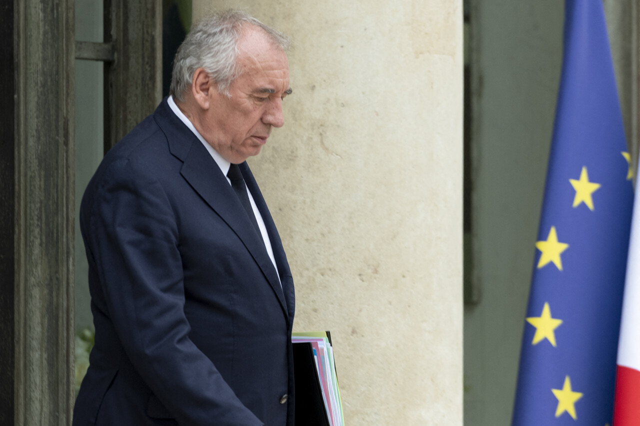 François Bayrou échoue à obtenir la confiance de l'Assemblée nationale et démissionne