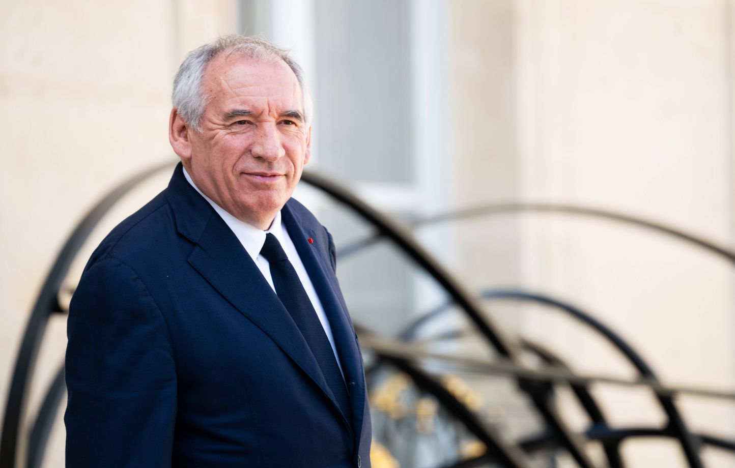 François Bayrou tente de rallier les partis avant un vote crucial au Parlement