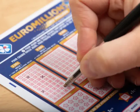 Gagnant de l'EuroMillions : recevra-t-il réellement ses 250 millions d'euros après impôts ?