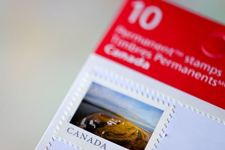 Grève nationale des travailleurs de Postes Canada : enjeux et impact sur la livraison du courrier