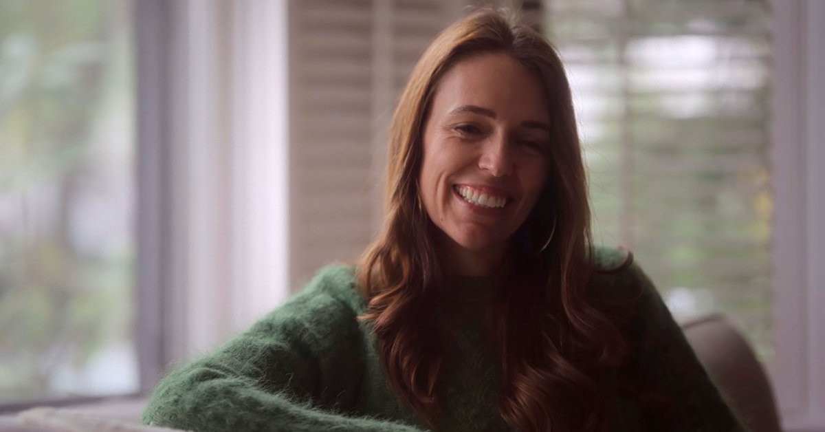 Jacinda Ardern évoque l'empathie et le leadership dans son documentaire intime