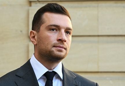 Jordan Bardella s'adresse aux entrepreneurs pour rassurer un monde économique méfiant envers le Rassemblement national