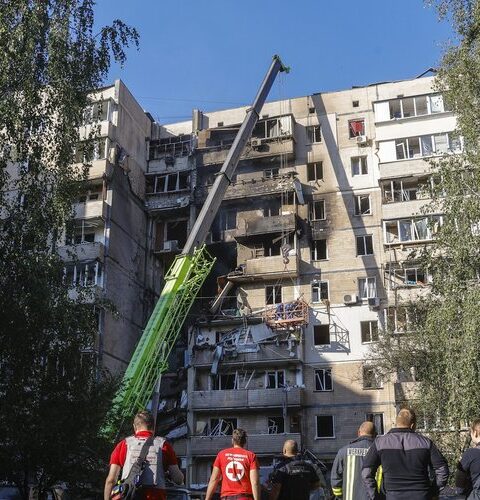 Kiev subit une attaque aérienne massive avec 800 drones, au moins cinq morts confirmés