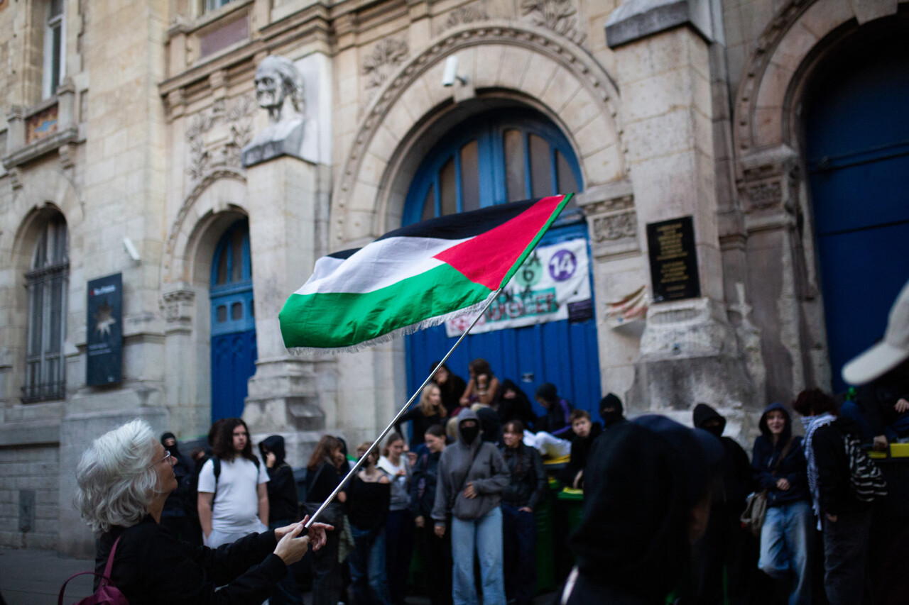 La controverse sur l'affichage du drapeau palestinien sur les mairies en France
