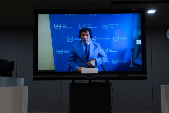 La Cour pénale internationale accuse l'ancien président philippin Rodrigo Duterte de trois meurtres criminels