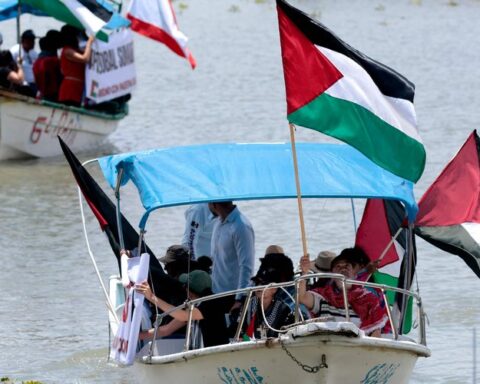 La flottille vers Gaza déclare avoir été ciblée par un drone près de Tunis, les autorités tunisiennes démentent