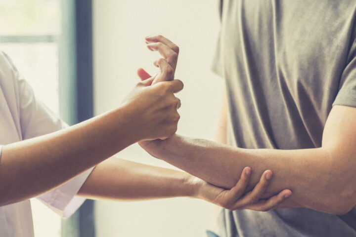 La kinésiologie : analyse d'une pratique controversée et de ses insuffisances scientifiques