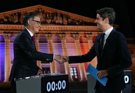 La macronie prête à des compromis avec le PS en vue du vote de confiance de lundi
