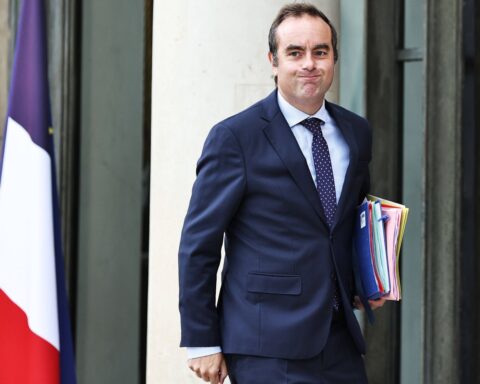 La nomination de Sébastien Lecornu comme Premier ministre suscite des questions sur son rôle essentiel