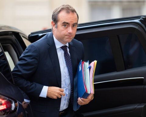 La nomination de Sébastien Lecornu suscite vives réactions dans la classe politique française