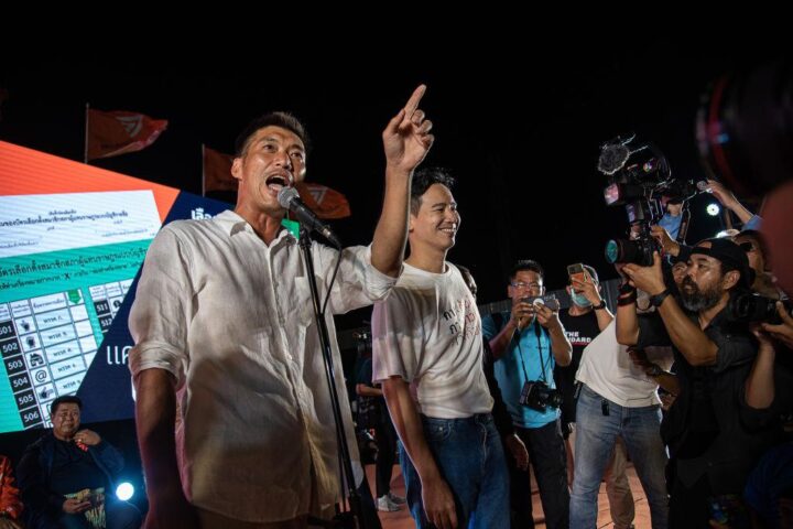 La préparation au pouvoir de Natthaphong Ruengpanyawut, leader du Parti du Peuple en Thaïlande