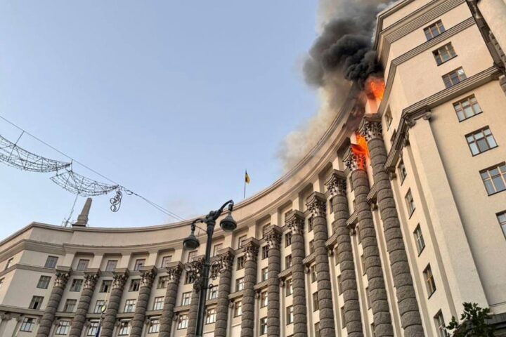 La Russie lance une attaque aérienne massive sur Kiev, la plus importante depuis le début de la guerre