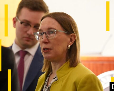 La SEC se montre ouverte à dialoguer avec les émetteurs d'actifs tokenisés, selon Hester Peirce