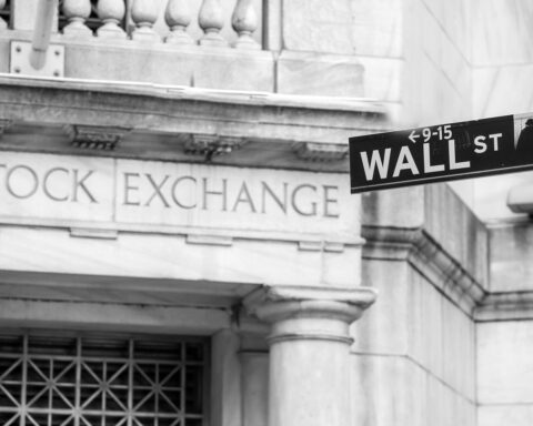 L'adoption institutionnelle des cryptomonnaies en phase précoce selon JPMorgan
