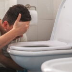 L'alcool en excès : pourquoi le corps réagit par des vomissements