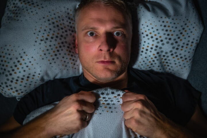 L'angoisse du dimanche soir : pourquoi tant de professionnels redoutent-ils de reprendre le travail le lundi ?