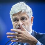 Laurent Wauquiez signe la pétition de Philippe de Villiers pour un référendum sur l’immigration