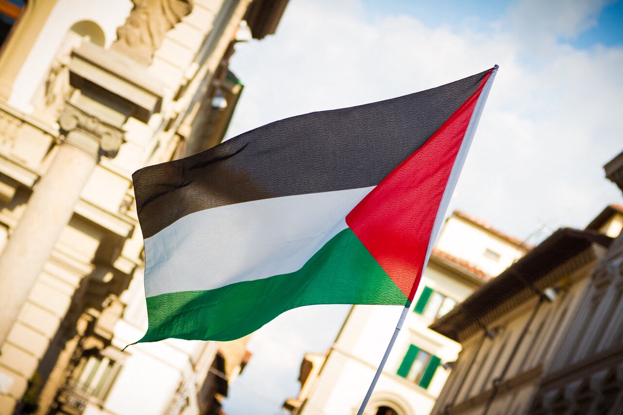 Le ministère avertit les maires sur les risques de hisser le drapeau palestinien