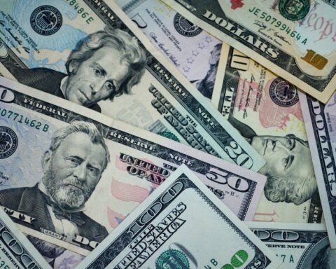 Le montant record de 7 trillions de dollars dans les fonds du marché monétaire pourrait dynamiser Bitcoin et les altcoins