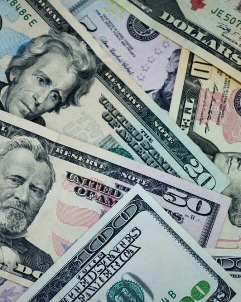 Le montant record de 7 trillions de dollars dans les fonds du marché monétaire pourrait dynamiser Bitcoin et les altcoins