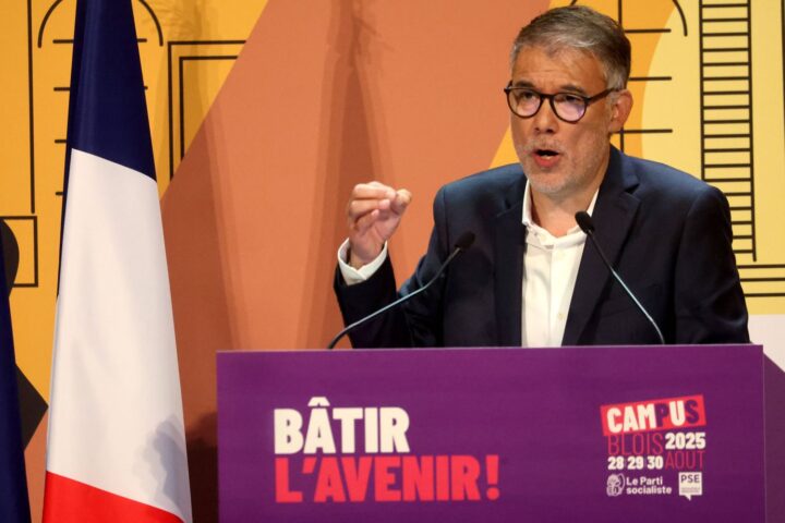 Le PS défend son intégrité face à des accusations de collusion avec des journalistes