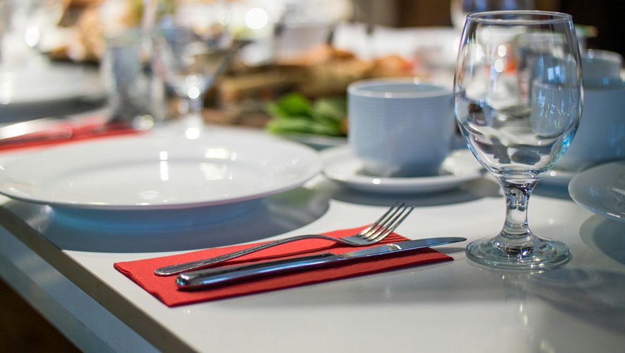 Le tribunal juge abusif le licenciement d'un salarié surpris au restaurant pendant un arrêt maladie