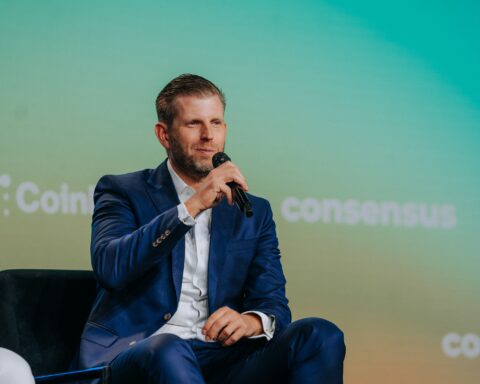 Le World Liberty Team, lié à Trump, propose un programme de rachat et de destruction de tokens alors que WLFI chute